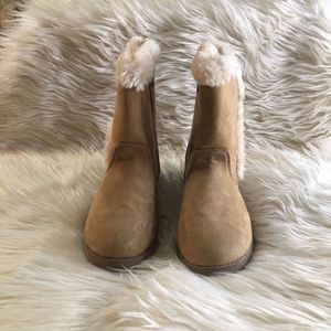 Cat & Jack big girl beige faux suede fur boots sz3